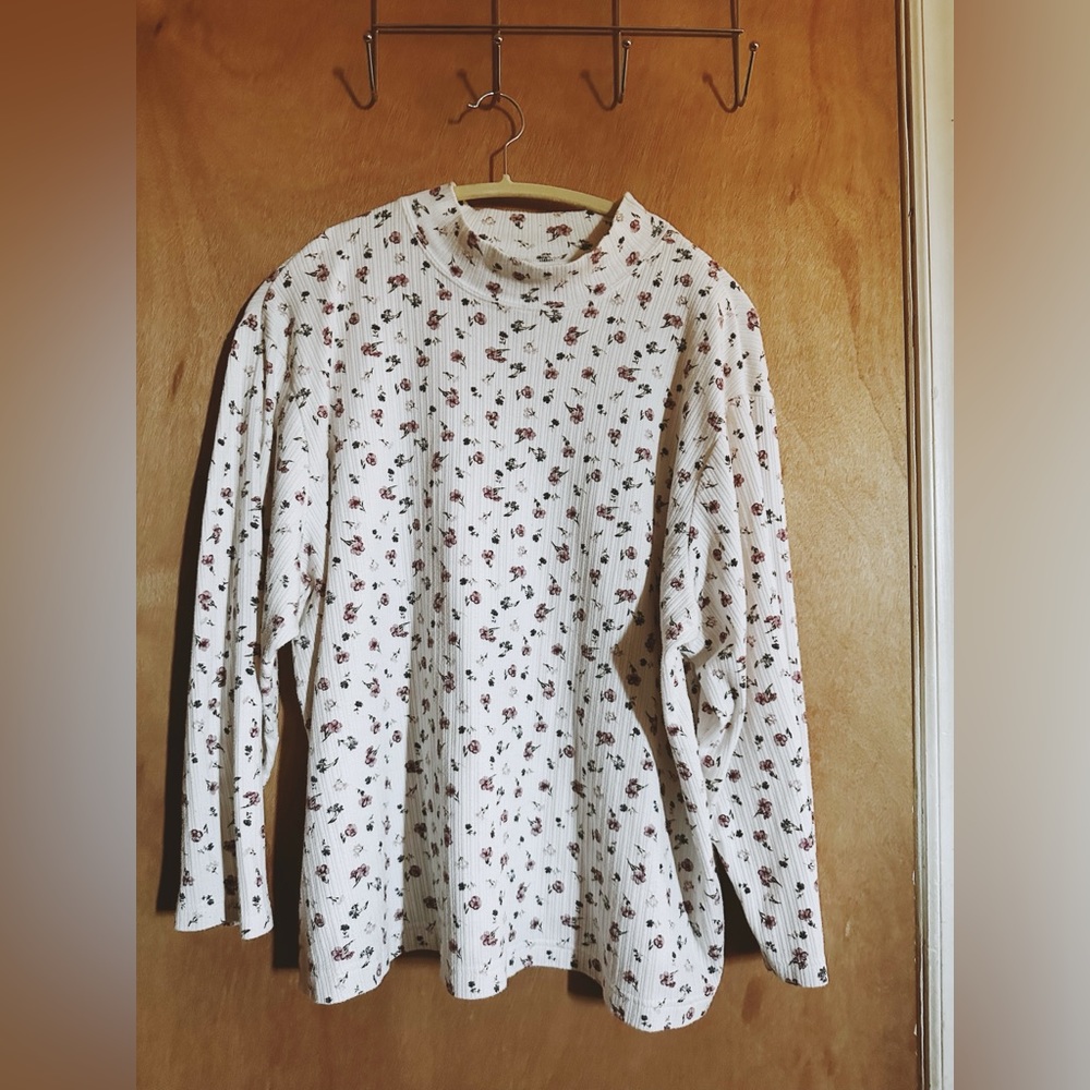 Bobbie Brooks Woman Floral Long Sleeve